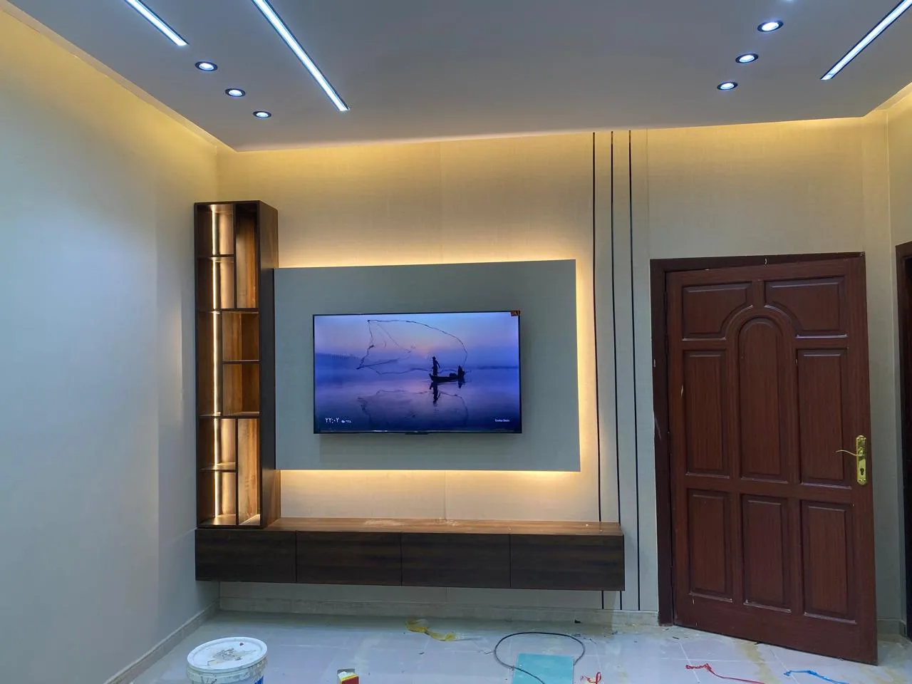 معلم ديكورات شاشات وبديل الشيبورد حي المرسلات 