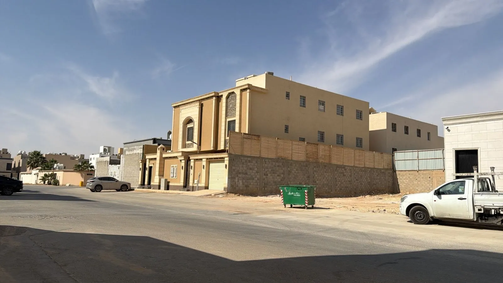 مقاول ترميم المتخصص بالمباني والفلل والفنادق حي المروج 