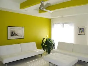 معلم العوازل والدهانات والترميم في حي نمار ولبن بالرياض 