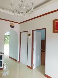 معلم العوازل والدهانات والترميم في حي نمار ولبن بالرياض 